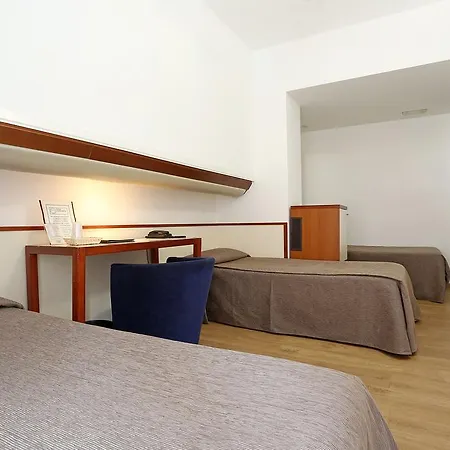 코티셀라 호텔 3*