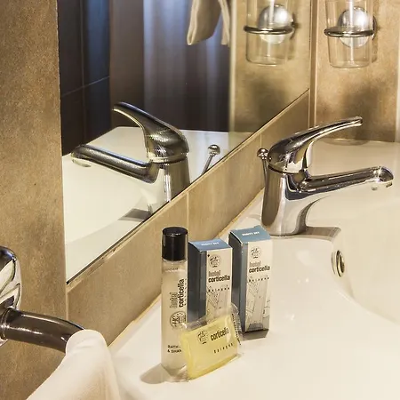 Corticella מלון 3*